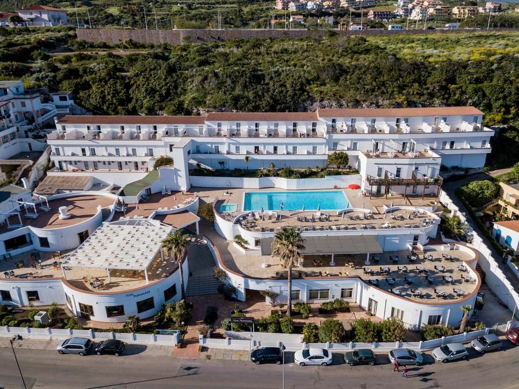 Отель Hotel Pedraladda 4*