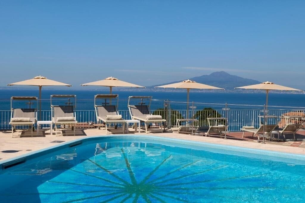 Hotel Grand Hotel De La Ville 4*