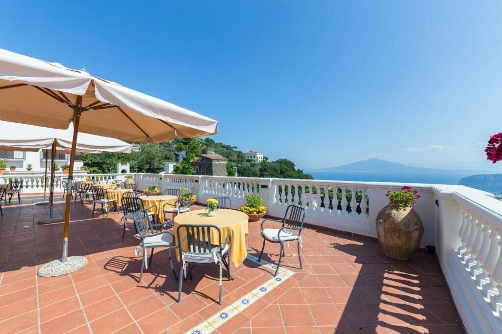 Картинка Jaccarino (Sant'Agata Sui Due Golfi) 4*