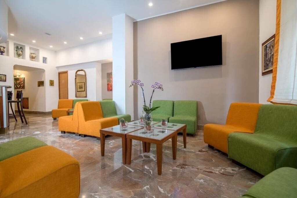 Imaginea Tourist Hotel 3*