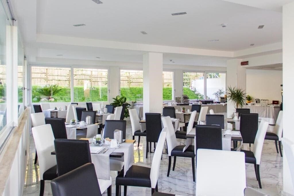 Imaginea Villa Chiara 4*