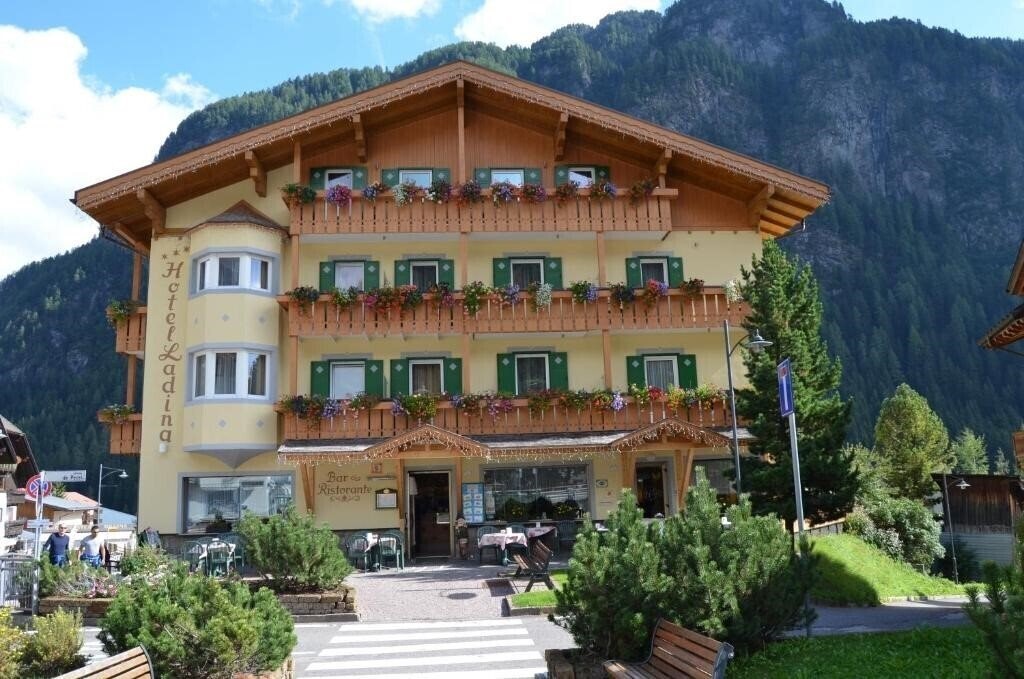 Fotografie Hotel Ladina 3*