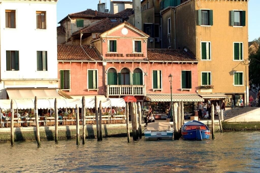 Hotel Canal 3*