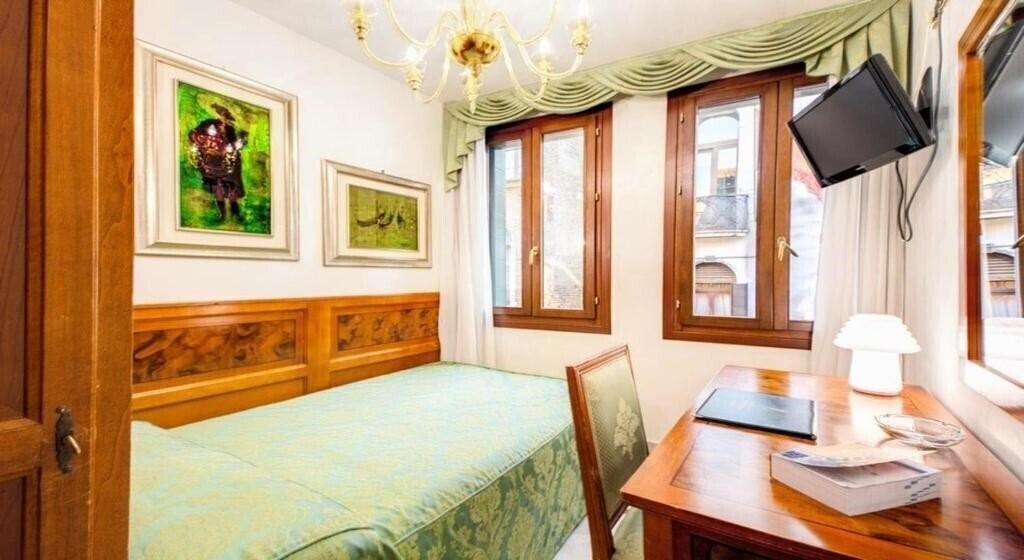Imaginea Antica Casa Carettoni 3*