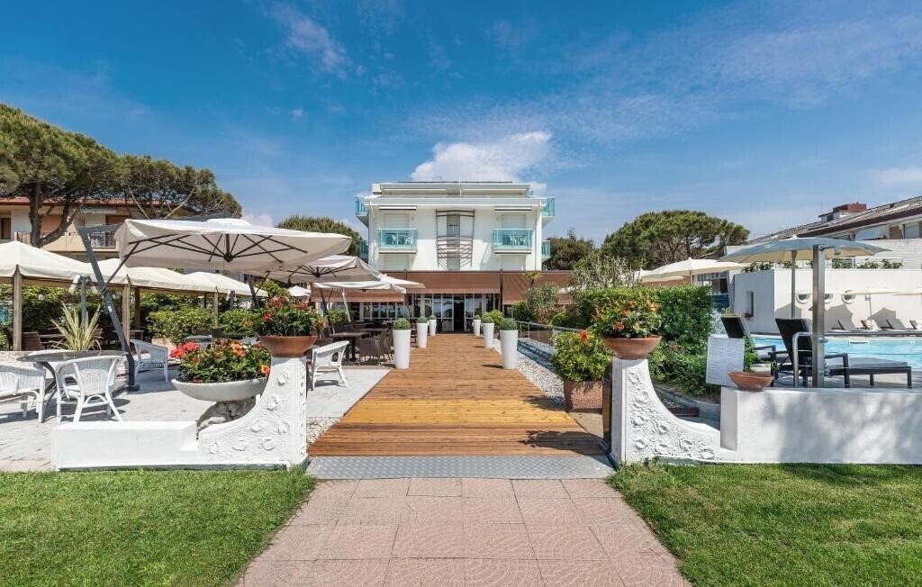 Imaginea Park Hotel Ermitage 4*