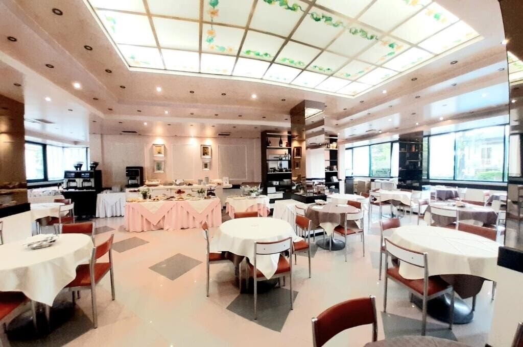 Imaginea New Tiffany'S Park 4*