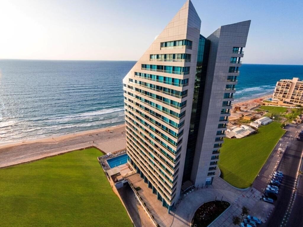 Hotel Okeanos Suites 4*