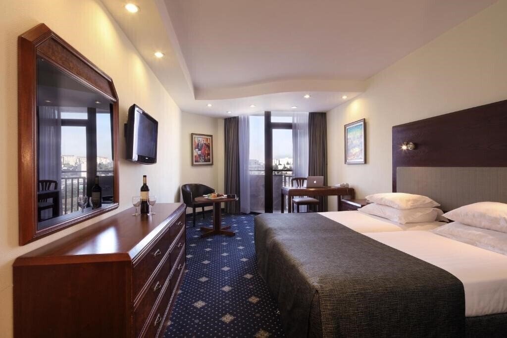 Imaginea Ramada Hotel Jerusalem (ex. Renaissance) 4*
