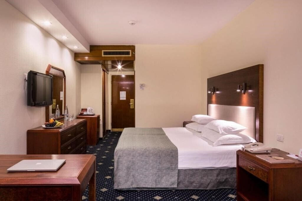 Imaginea Ramada Hotel Jerusalem (ex. Renaissance) 4*