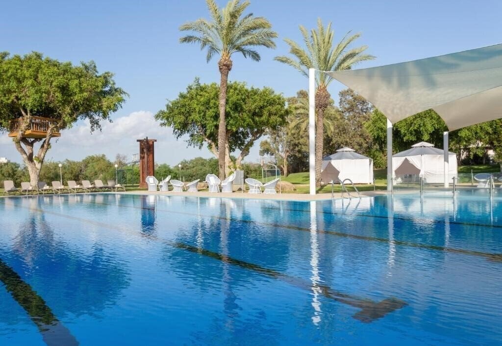Hotel Dan Caesarea 5*