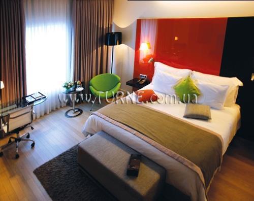 Imaginea Crowne Plaza City Centre 5*