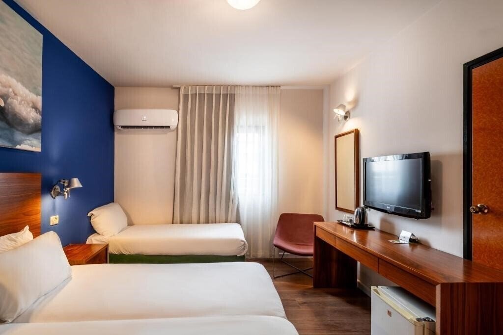 Imaginea Prima Too 3*