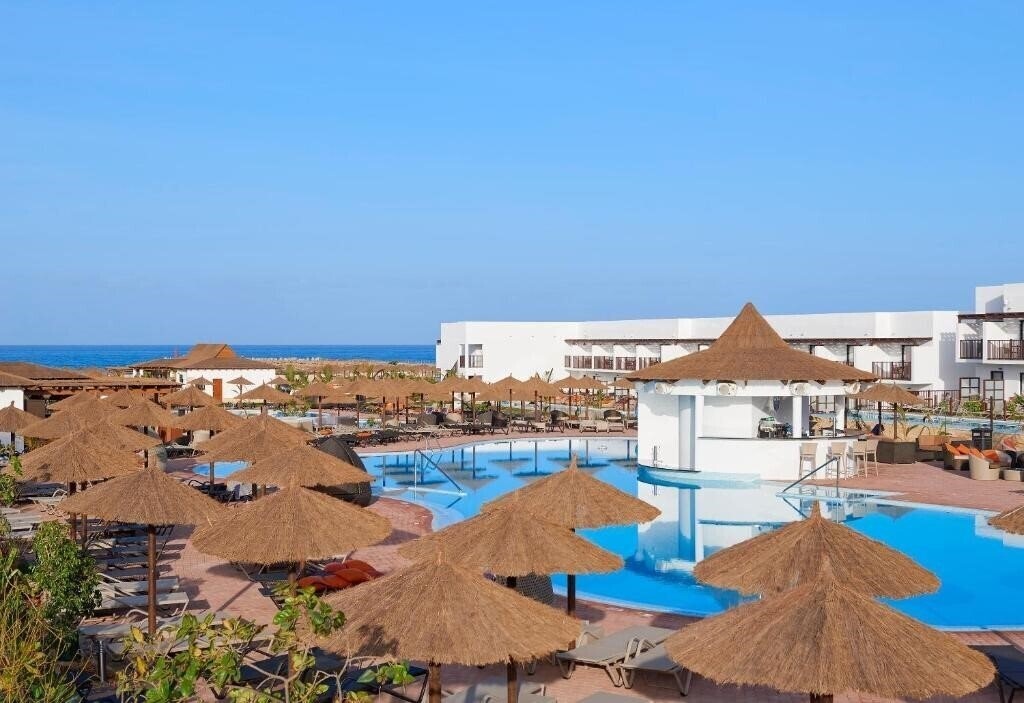 Отель Melia Laguna Beach Resort 5*