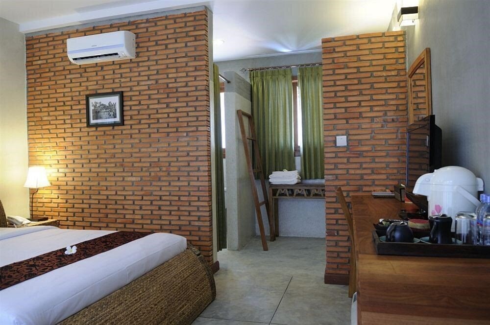 Картинка Frangipani Fine Arts 3*