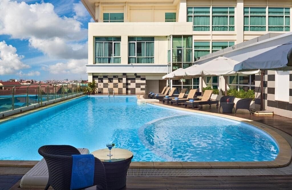 Отель Dara Airport Hotel 4*