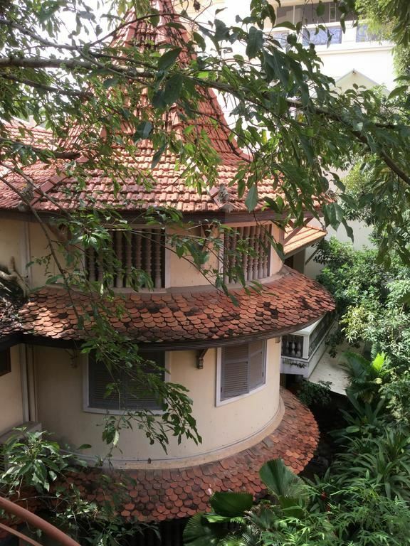 Отель Mysteres & Mekong Phnom Penh Lodge 3*