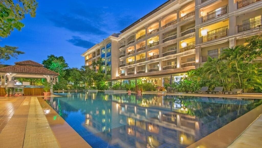 Отель Hotel Somadevi Angkor Resort & Spa 3*