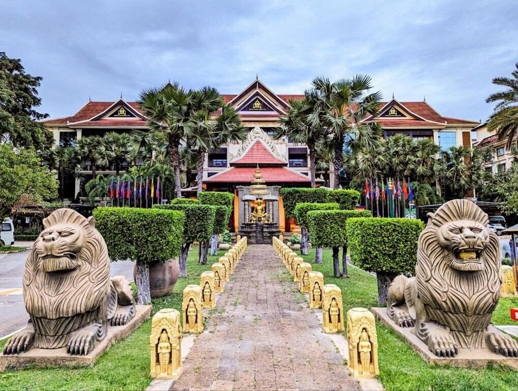 Отель Empress Angkor 4*