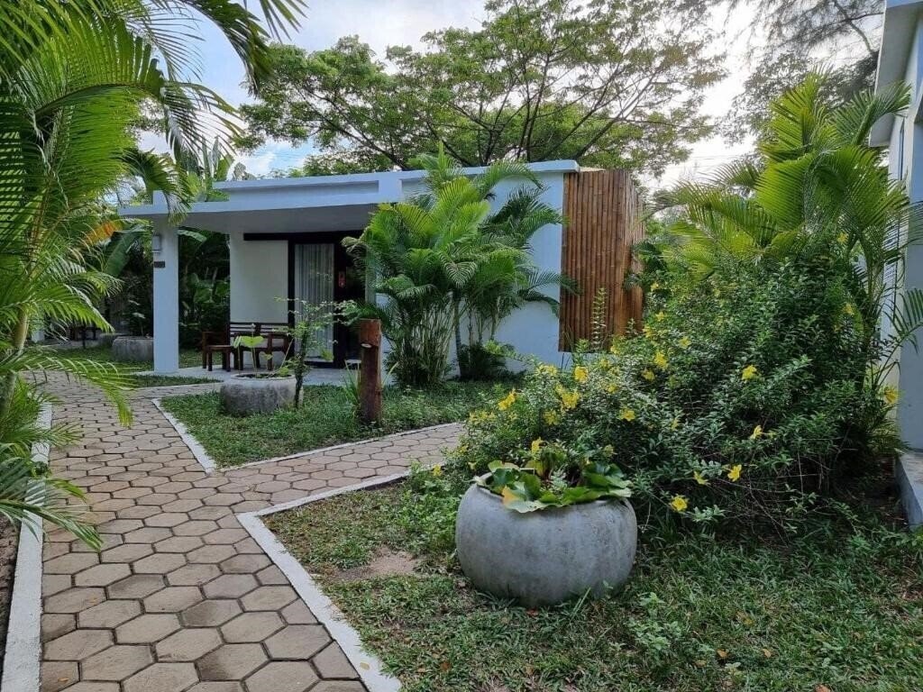 Imaginea Sahaa Beach Resort 3*