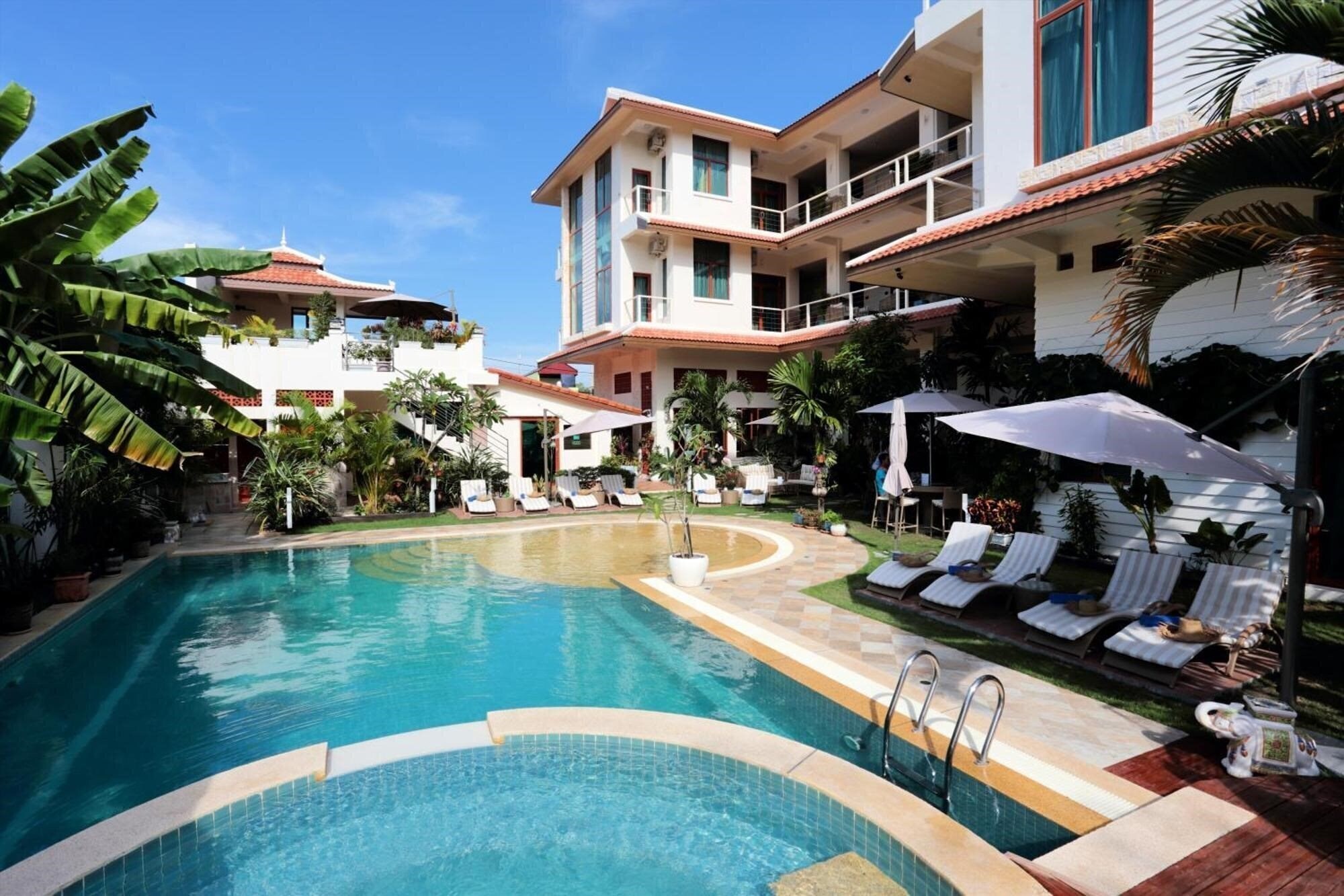 Hotel Deluxx Boutique Hotel 4*