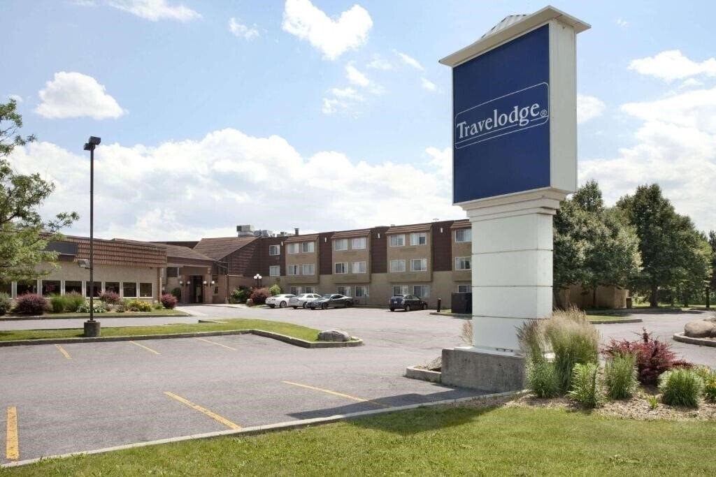 Hotel Travelodge Ottawa East 3*