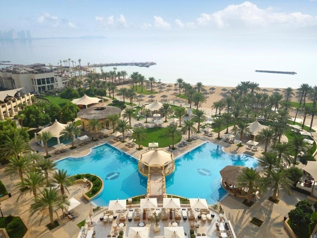 Отель Intercontinental Doha Beach & Spa, An Ihg Hotel 5*