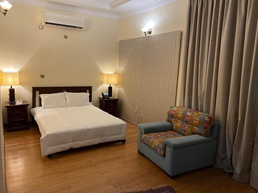 Imaginea Al Khariss Hotel 2*