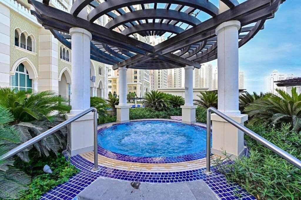 Imaginea Retaj Baywalk Residence 4*