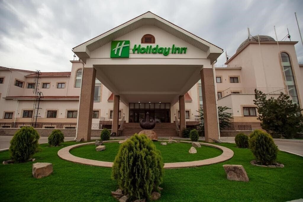 Hotel Holiday Inn Aktau Seaside 4*