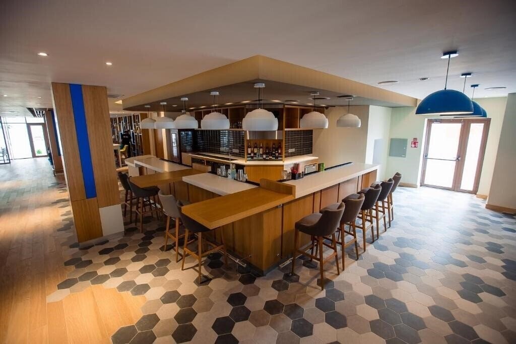 Imaginea Holiday Inn Aktau Seaside 4*