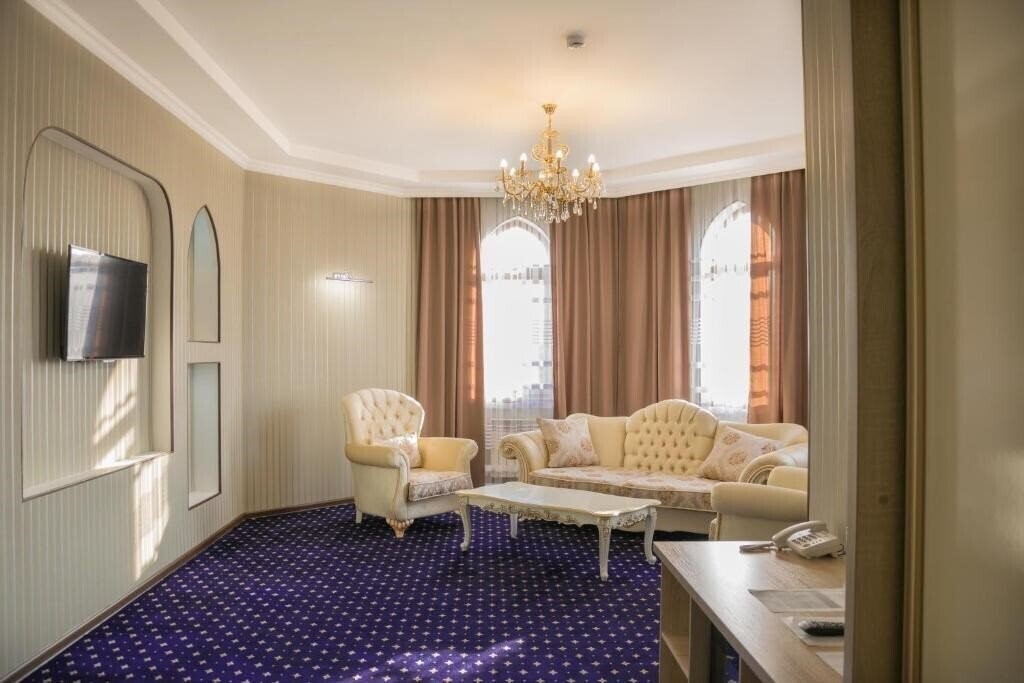 Imaginea Khanaka Hotel Turkistan 4*