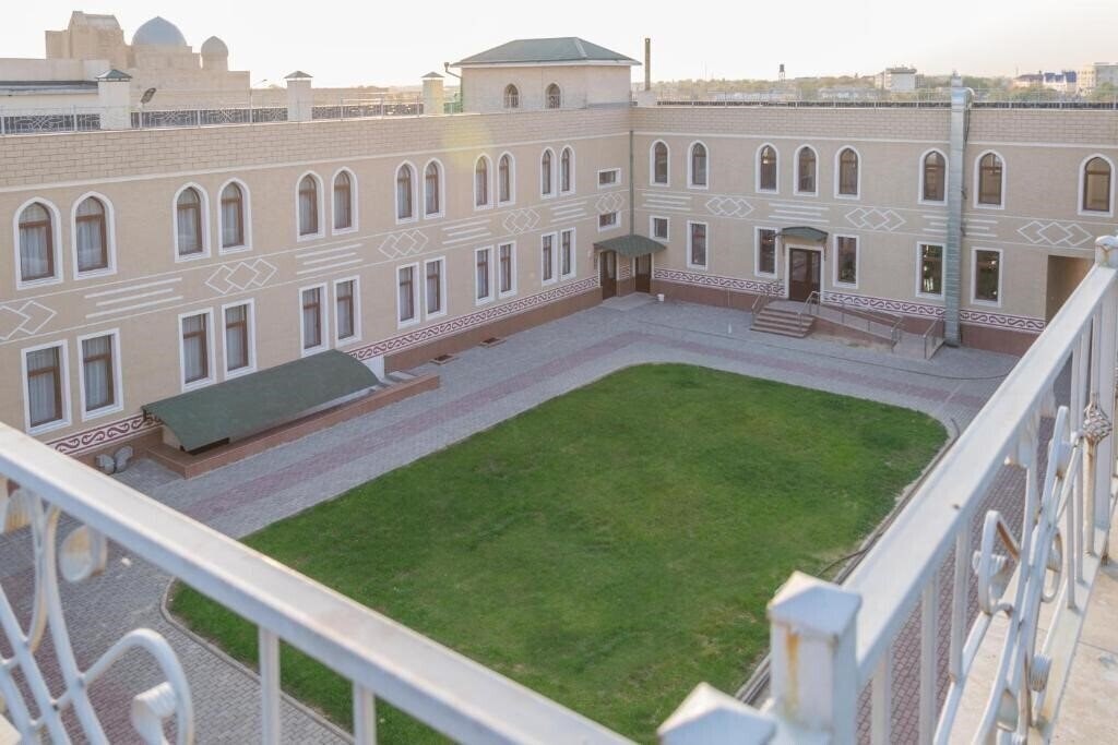 Imaginea Khanaka Hotel Turkistan 4*