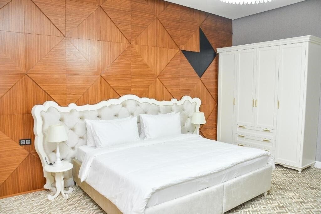 Hotel Ramada By Wyndham Turkistan 4*