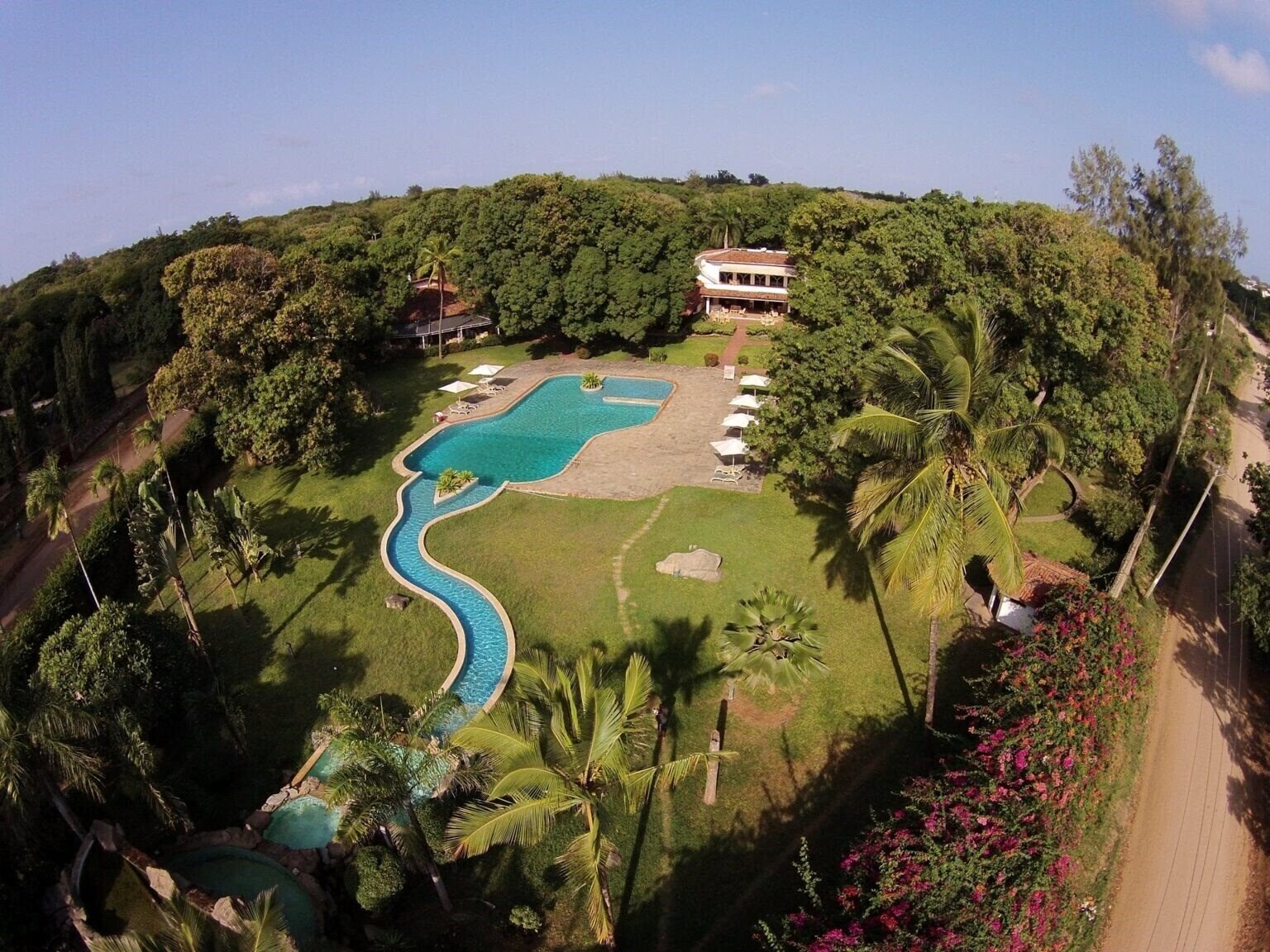 Hotel Mwembe Resort & The Village 3*