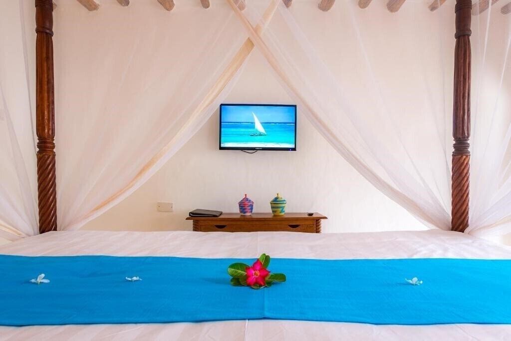 Imaginea Diani Sea Lodge 3*