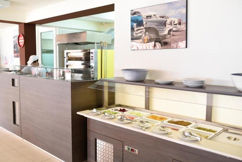 Imaginea Crvena Luka Resort 4*