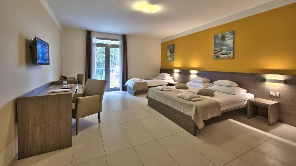Imaginea Kana Hotel (Crvena Luka Hotel & Resort) 4*