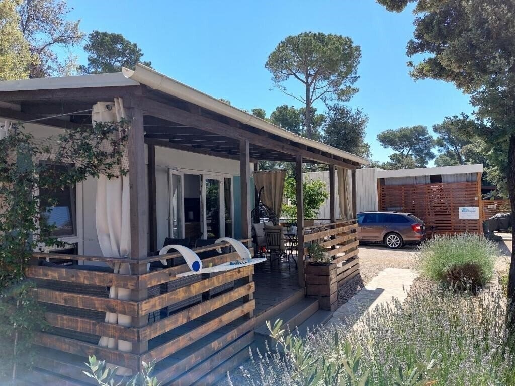 Fotografii Holiday Homes Camp Park Soline 3*