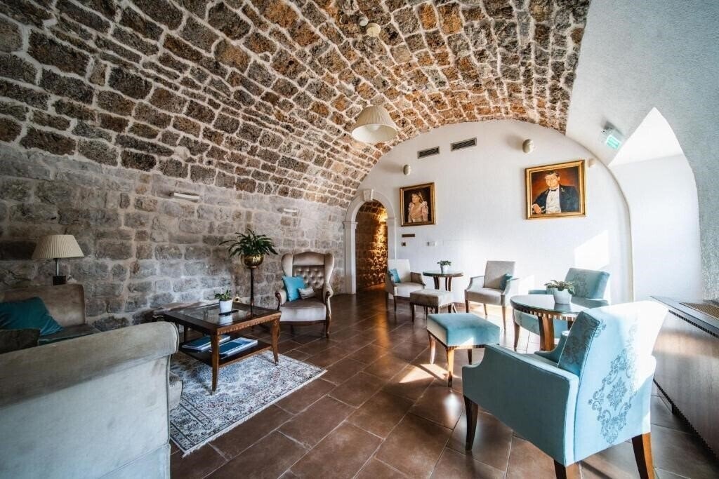 Imaginea Boutique Hotel Kazbek (ex. Kazbek Hotel) 5*