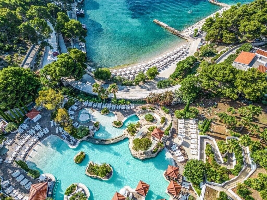Imaginea Amfora Hvar Grand Beach Resort 4*