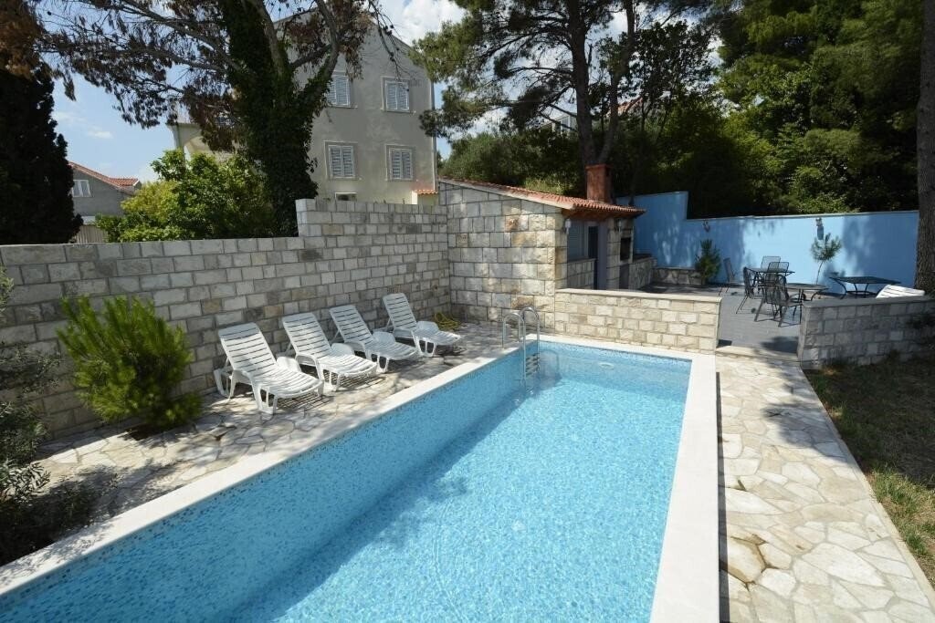 Imaginea Villa Avantgarde 4*