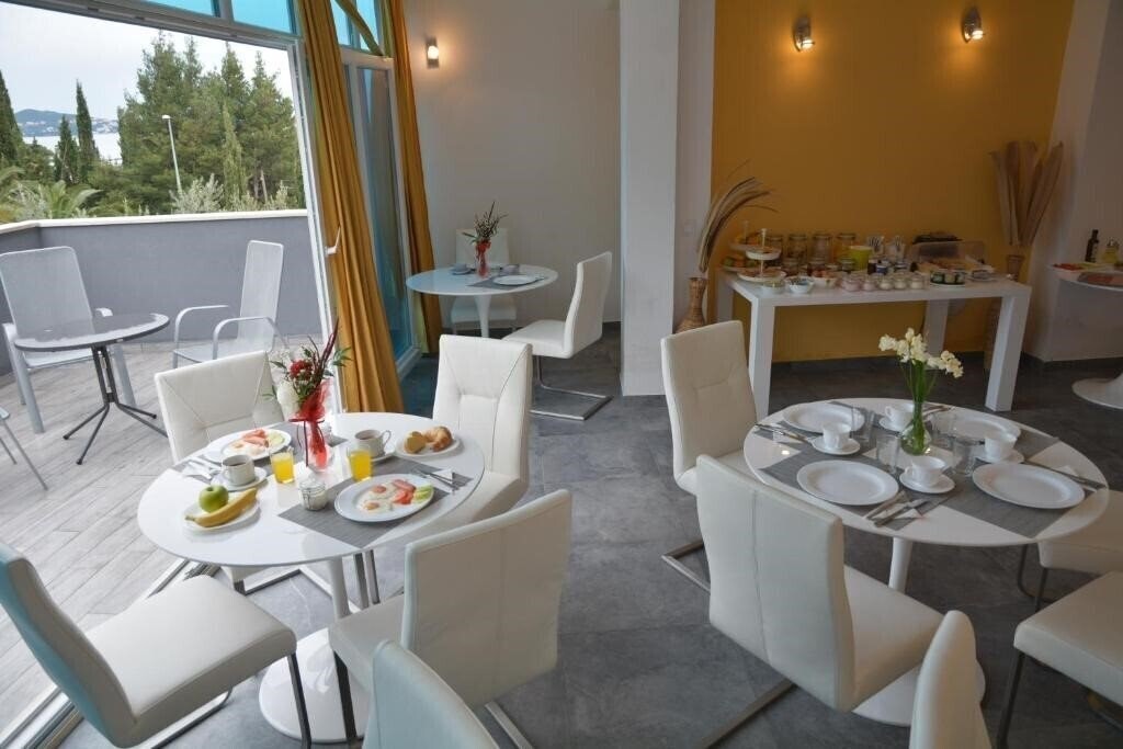 Imaginea Villa Avantgarde 4*