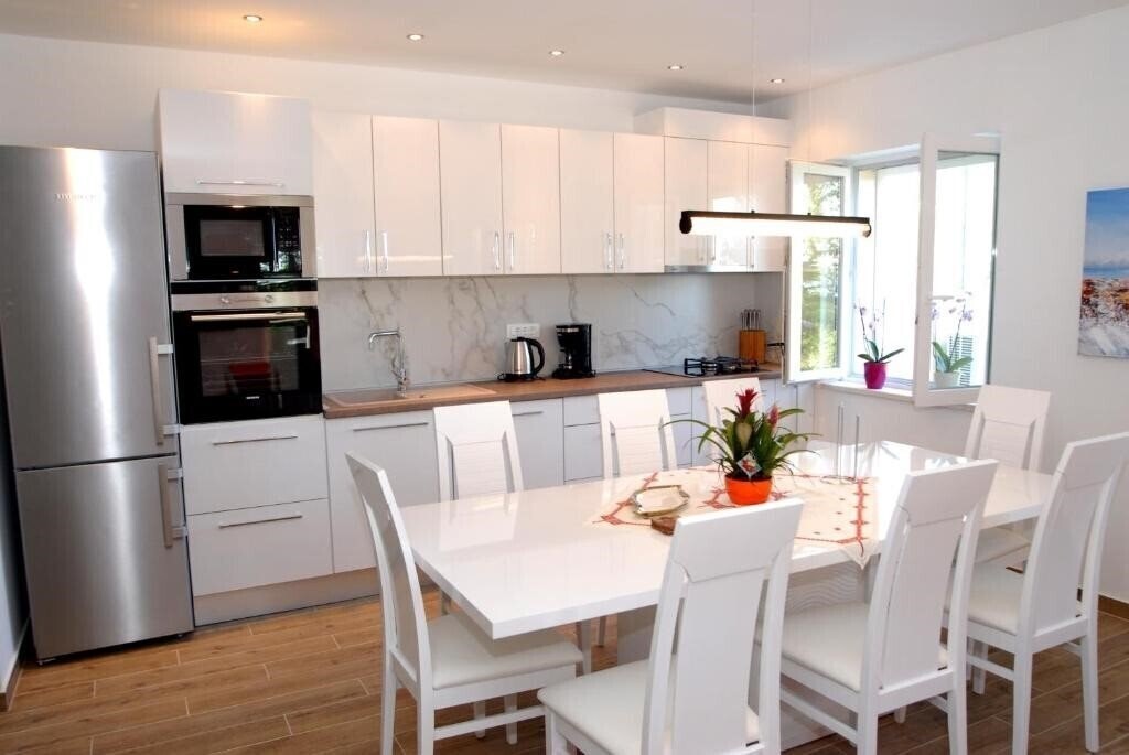 Imaginea Villa Mambo 4*