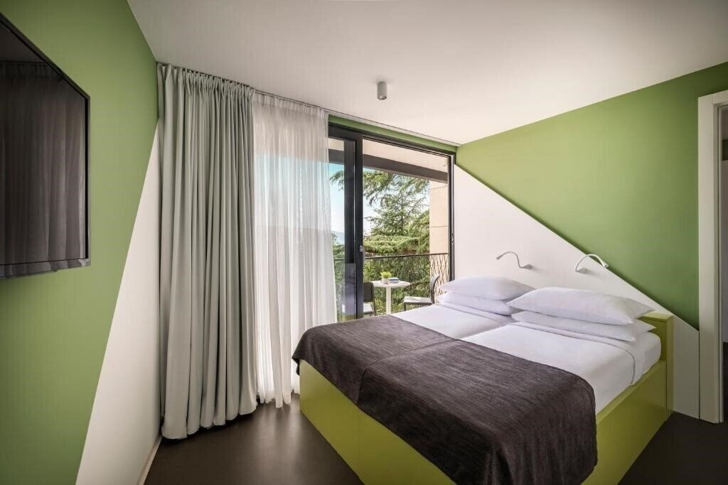 Фото Annex Lisanj 3*