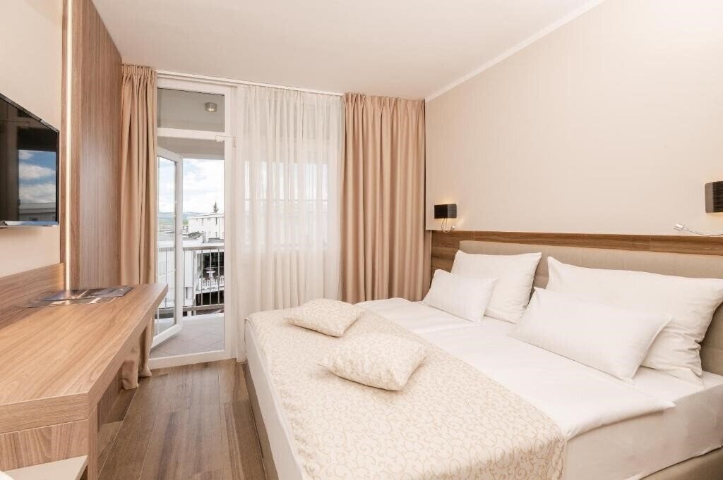 Imaginea Hotel Malin 4*