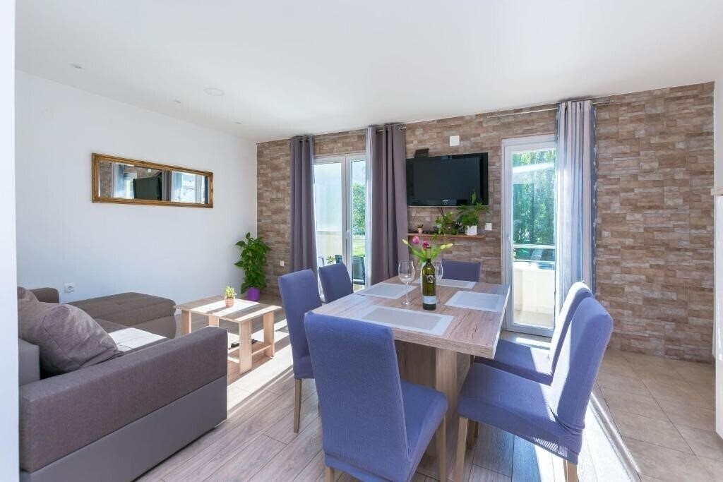 Отель App Marijo Omis 3*