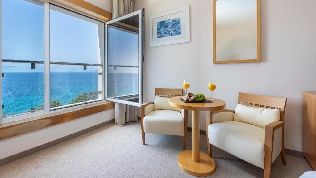 Фотография Luna 4*