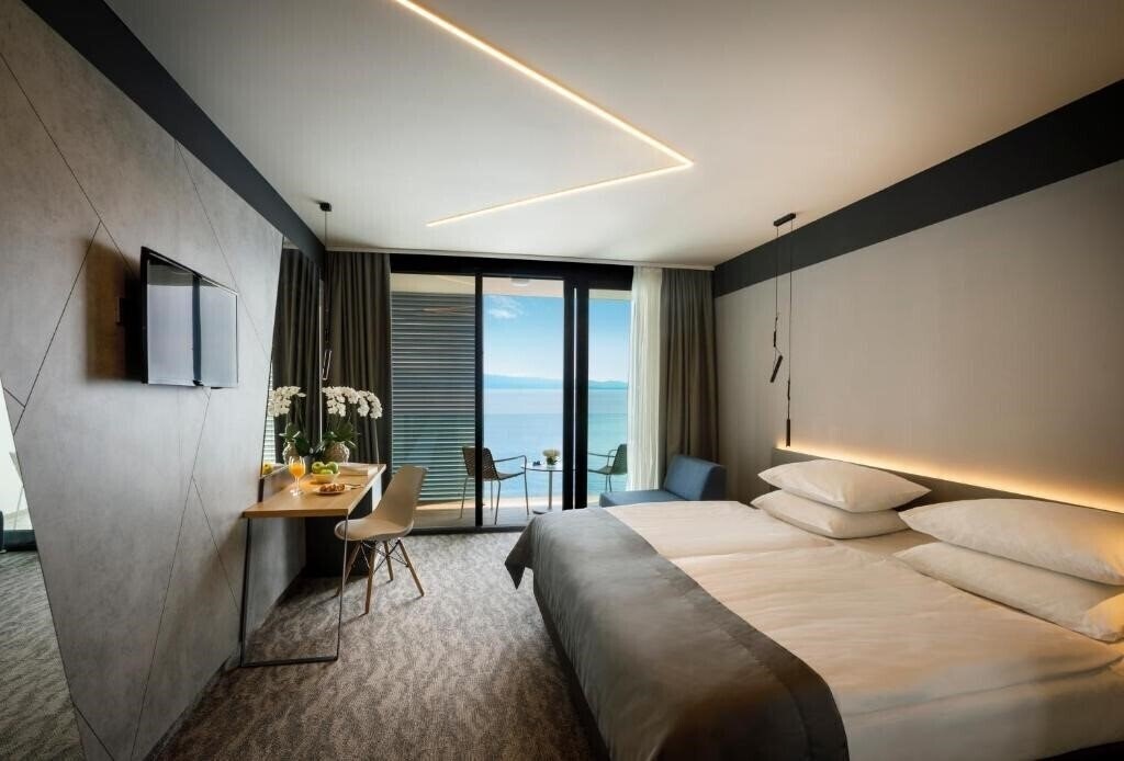 Фото Hotel Istra Opatija 3*