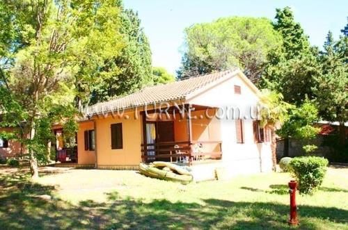 Imaginea Tourist resort Suha Punta 3*