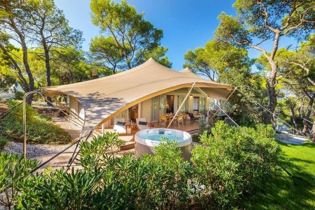 Отель Arena One 99 Glamping 4*